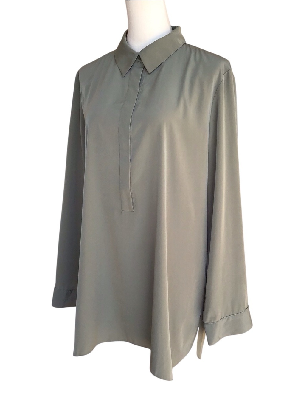 Chico’s Olive Green Buttoned Long Sleeve Blouse Chico’s Size 2- Large